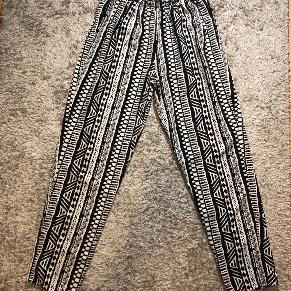 Black and white pegged trousers/pants - Picture 2 of 3
